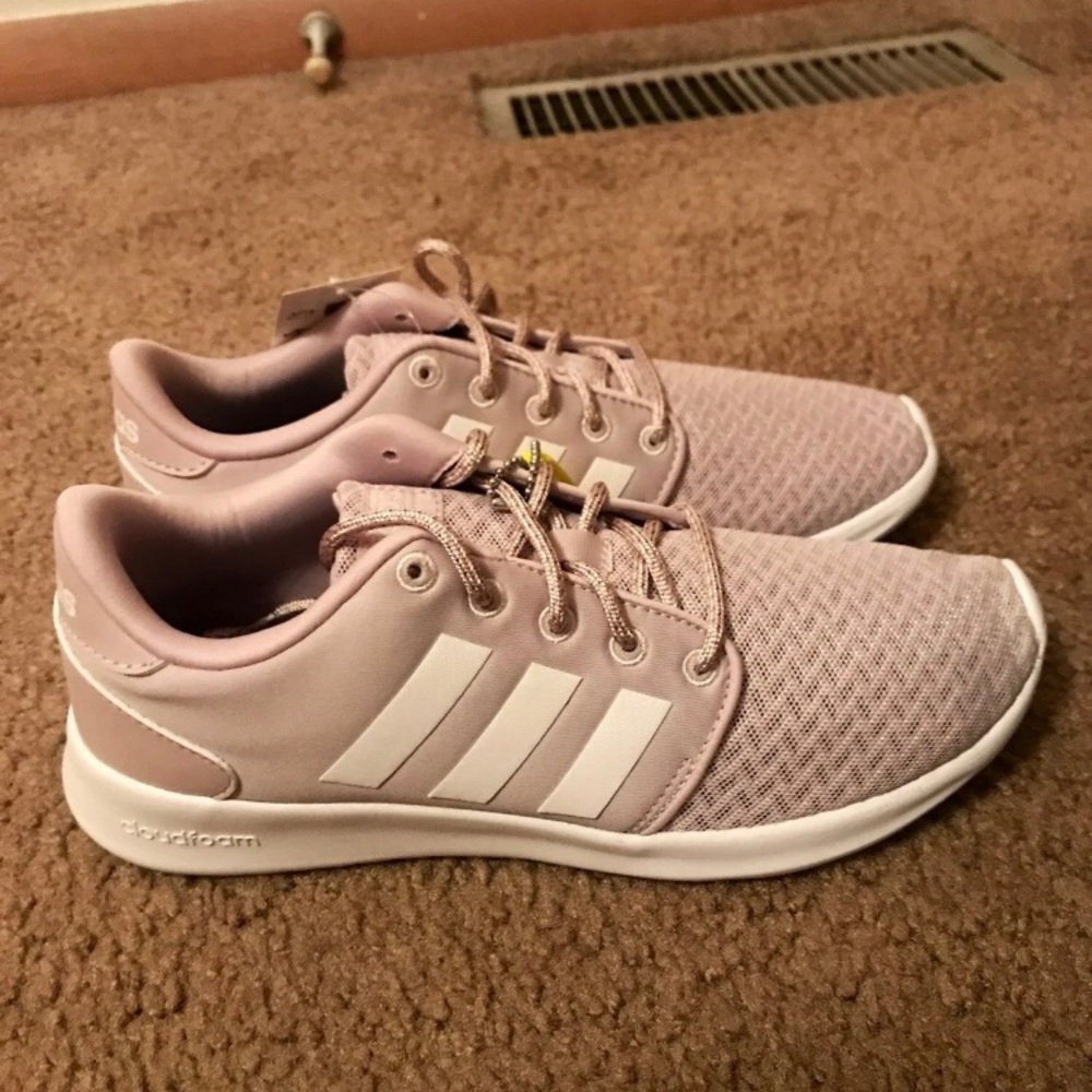 BRAND NEW Adidas QT Racer